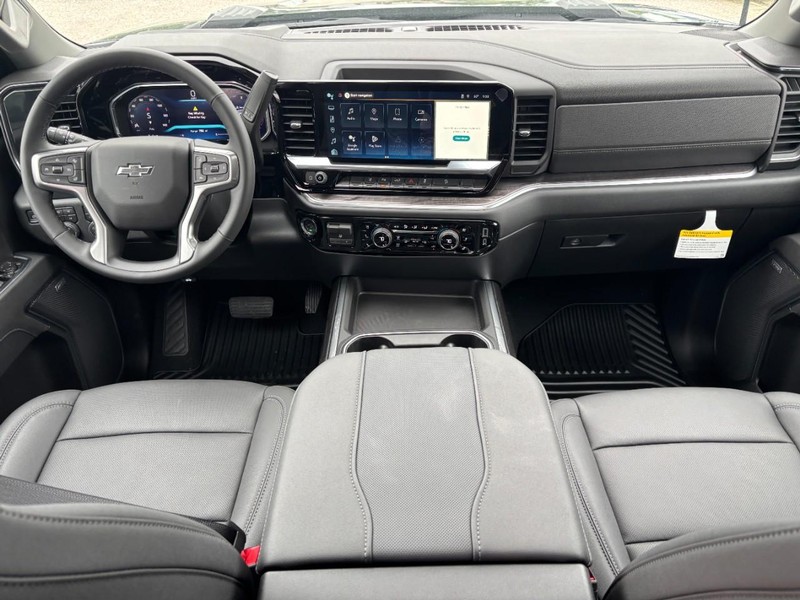 Chevrolet Silverado 2500HD Vehicle Full-screen Gallery Image 6