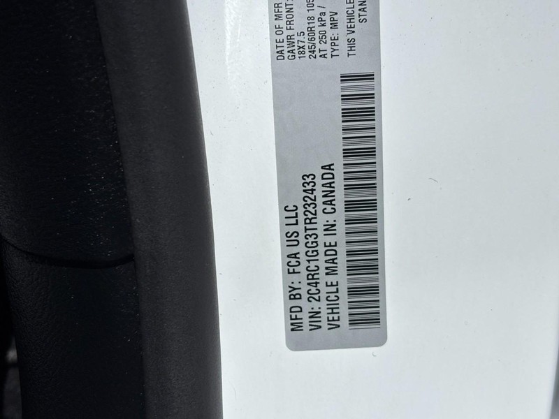 Chrysler Pacifica Vehicle Full-screen Gallery Image 26