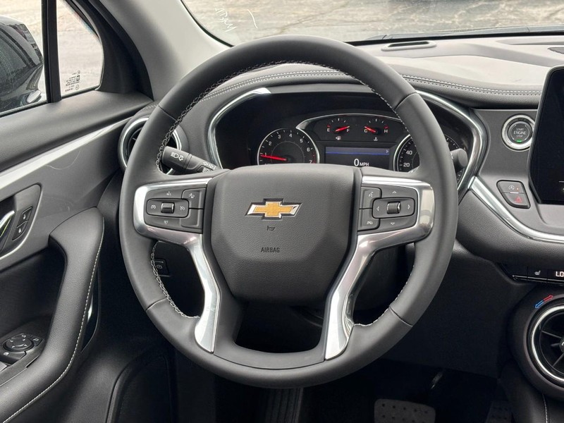 Chevrolet Blazer Vehicle Full-screen Gallery Image 7