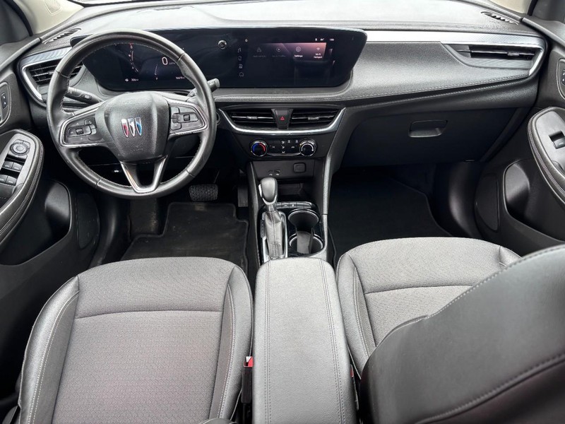 Buick Encore GX Vehicle Full-screen Gallery Image 11