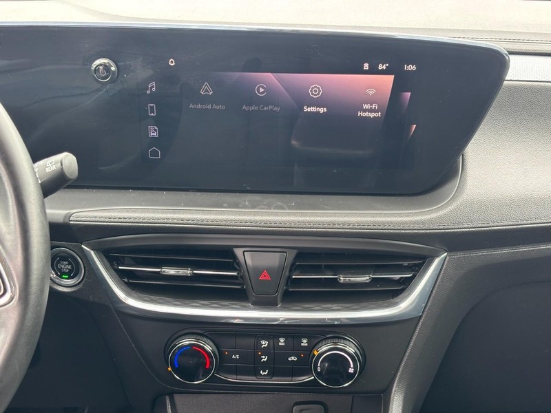 Buick Encore GX Vehicle Full-screen Gallery Image 13