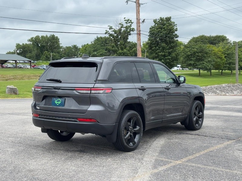 Jeep Grand Cherokee Vehicle Full-screen Gallery Image 5