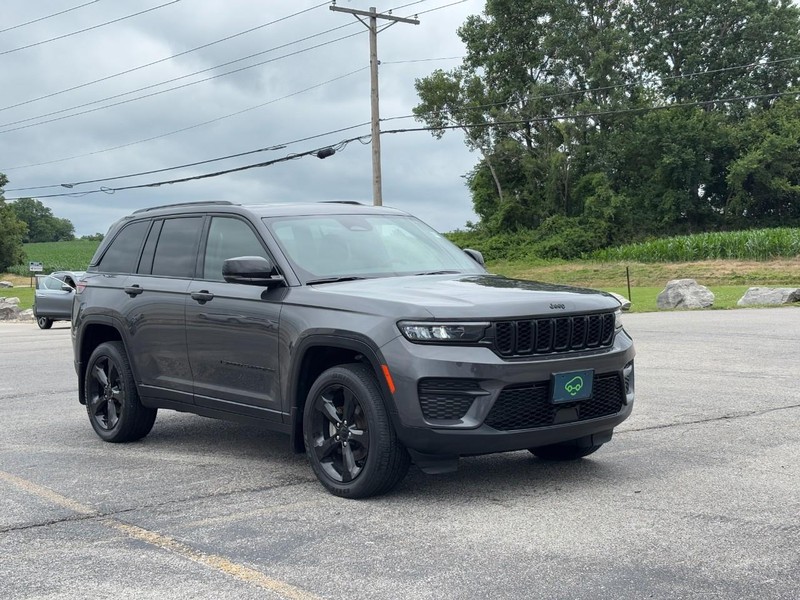 Jeep Grand Cherokee Vehicle Full-screen Gallery Image 7