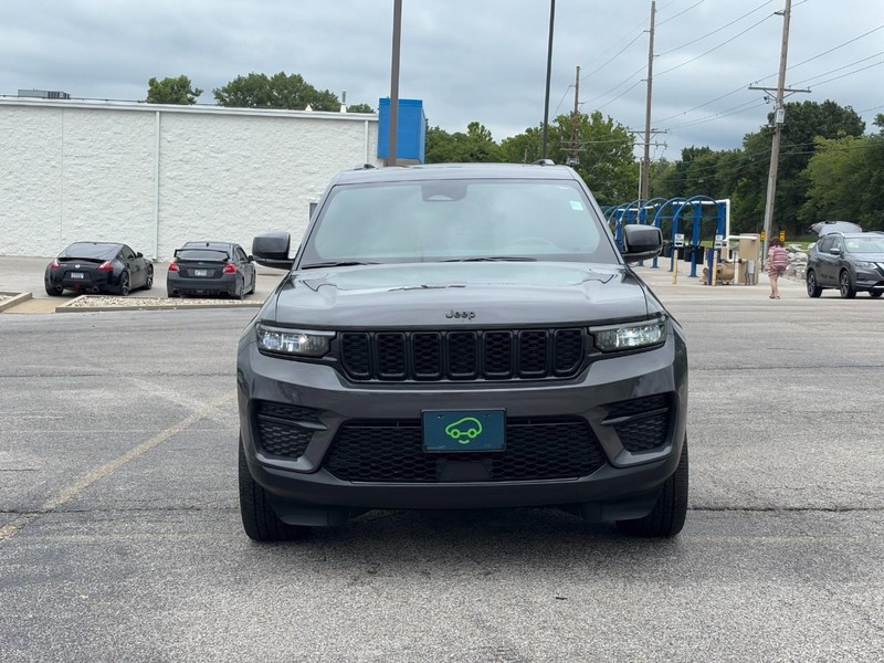 Jeep Grand Cherokee Vehicle Full-screen Gallery Image 8