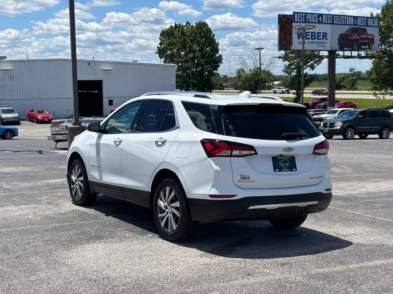 Chevrolet Equinox Vehicle Full-screen Gallery Image 3
