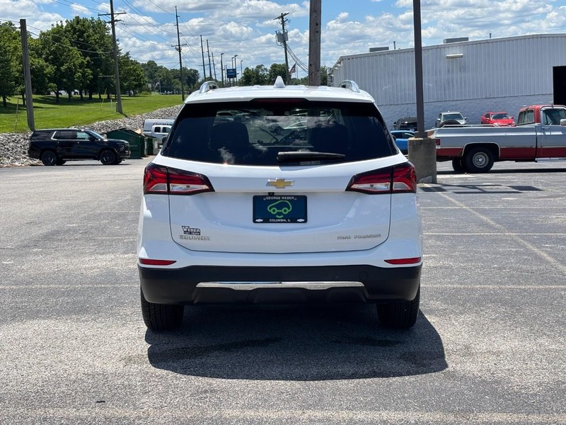 Chevrolet Equinox Vehicle Full-screen Gallery Image 4