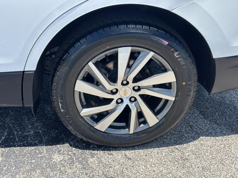 Chevrolet Equinox Vehicle Full-screen Gallery Image 9
