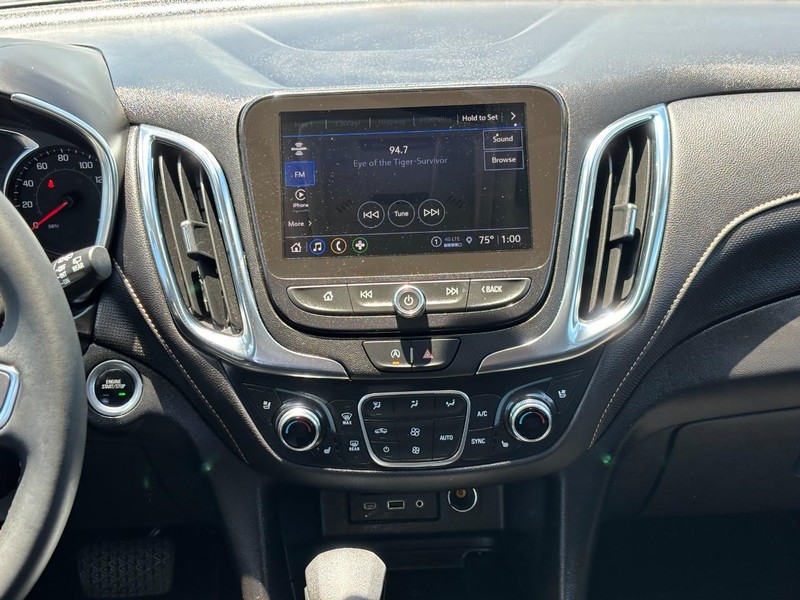 Chevrolet Equinox Vehicle Full-screen Gallery Image 13