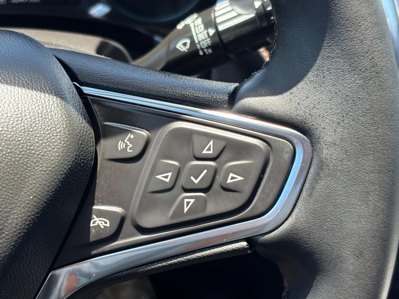 Chevrolet Equinox Vehicle Full-screen Gallery Image 18