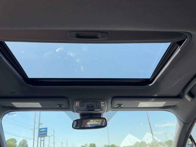 Toyota Sienna Vehicle Full-screen Gallery Image 12