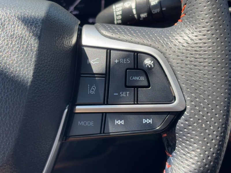 Toyota Sienna Vehicle Full-screen Gallery Image 20
