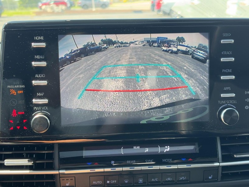 Toyota Sienna Vehicle Full-screen Gallery Image 24
