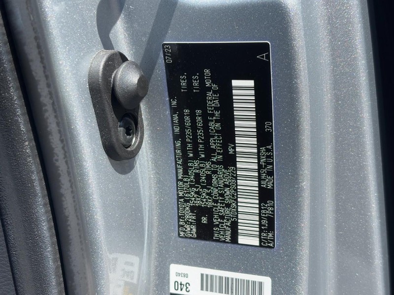 Toyota Sienna Vehicle Full-screen Gallery Image 26