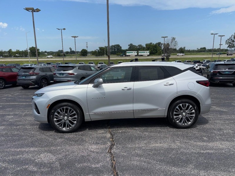 Chevrolet Blazer Vehicle Full-screen Gallery Image 2