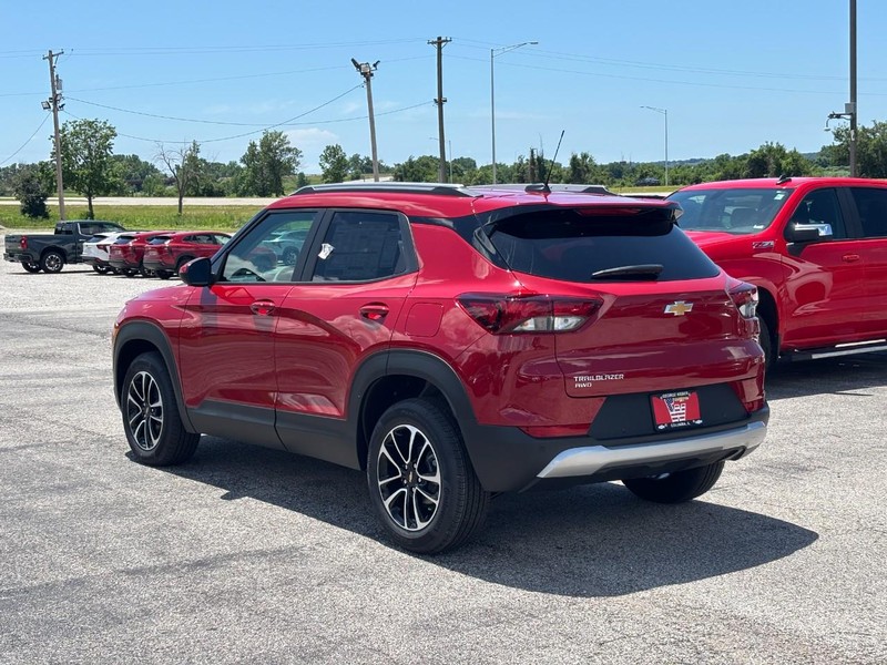 Chevrolet TrailBlazer Vehicle Full-screen Gallery Image 3