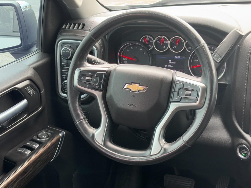 Chevrolet Silverado 1500 Vehicle Full-screen Gallery Image 12