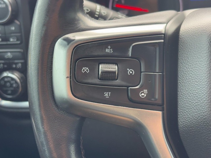 Chevrolet Silverado 1500 Vehicle Full-screen Gallery Image 18