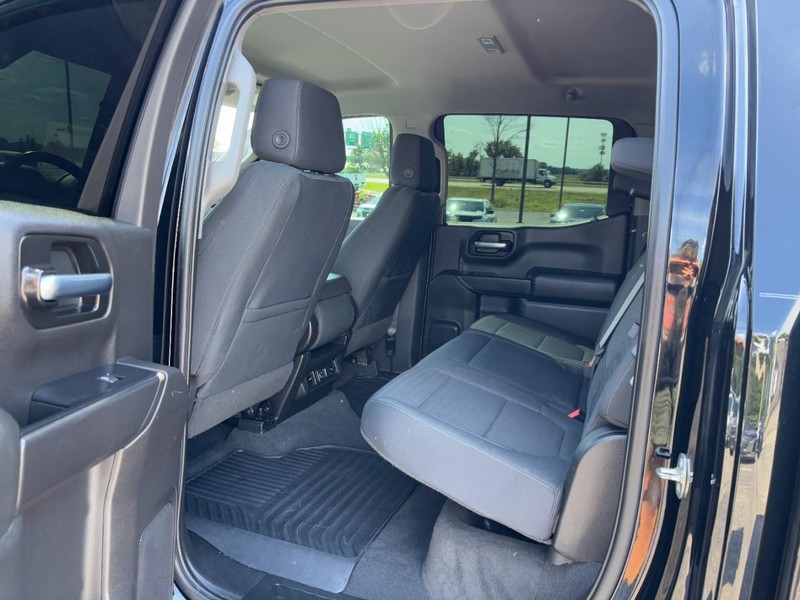 Chevrolet Silverado 1500 Vehicle Full-screen Gallery Image 10