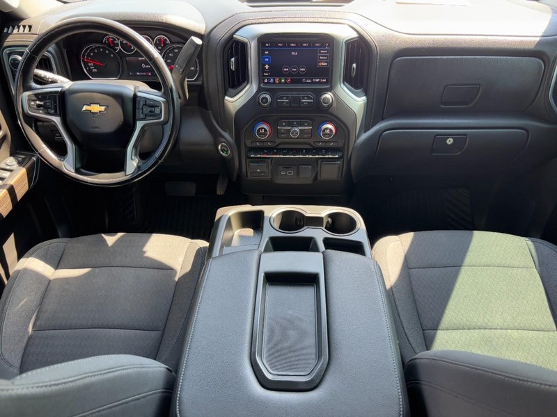 Chevrolet Silverado 1500 Vehicle Full-screen Gallery Image 11