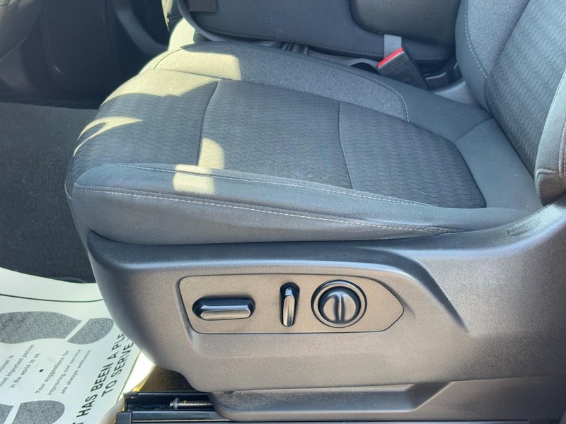 Chevrolet Silverado 1500 Vehicle Full-screen Gallery Image 15