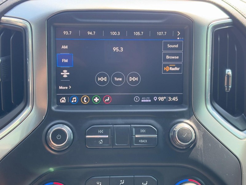 Chevrolet Silverado 1500 Vehicle Full-screen Gallery Image 20