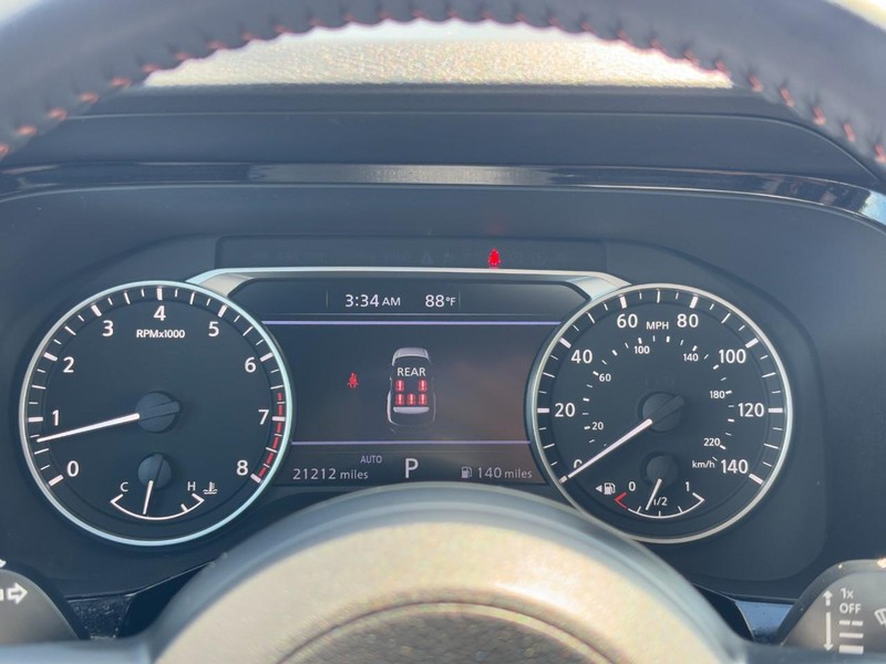 Nissan Pathfinder Vehicle Full-screen Gallery Image 20