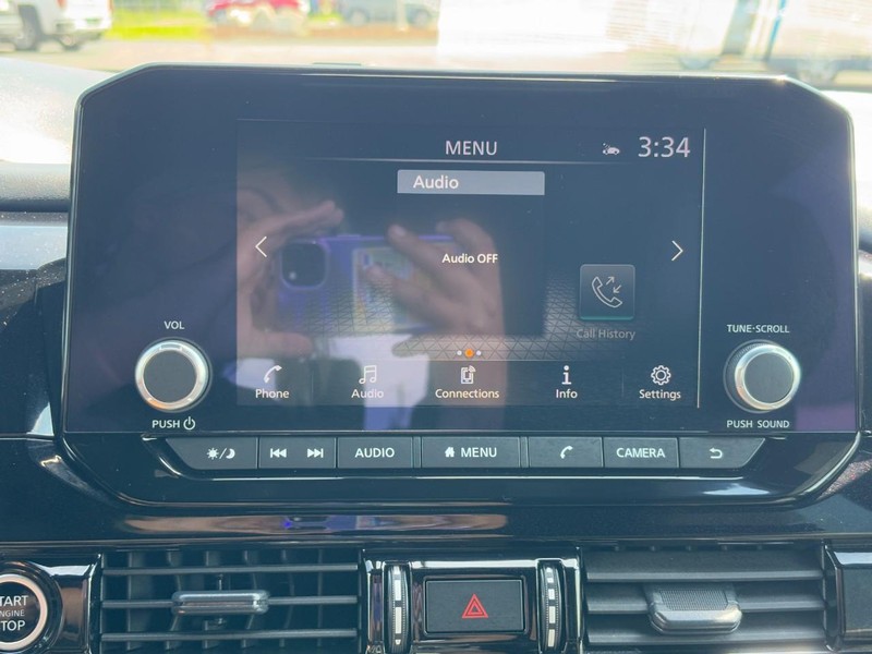 Nissan Pathfinder Vehicle Full-screen Gallery Image 21