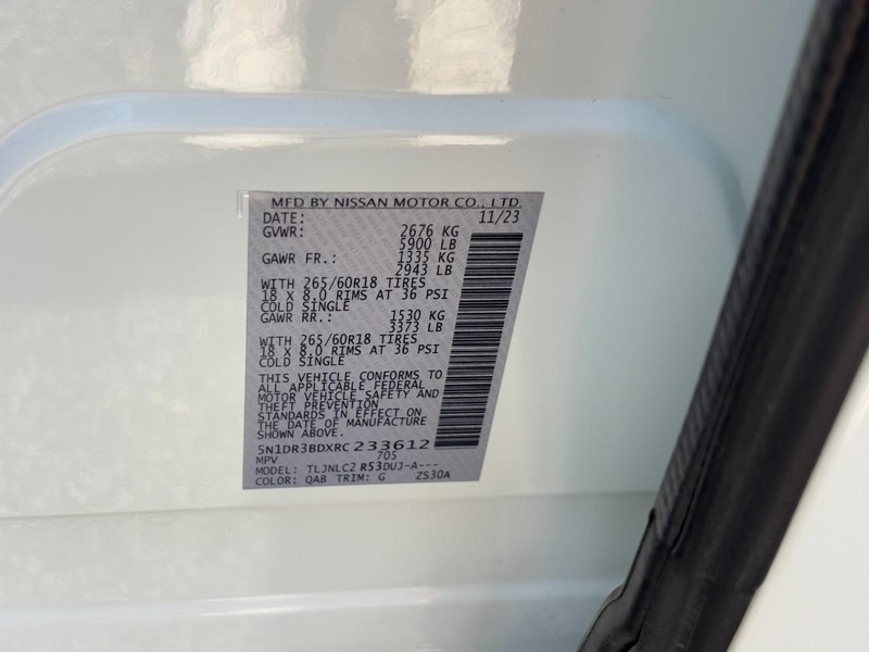Nissan Pathfinder Vehicle Full-screen Gallery Image 24