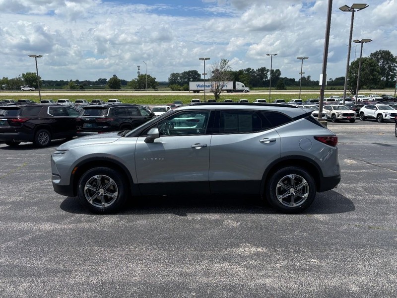 Chevrolet Blazer Vehicle Full-screen Gallery Image 2