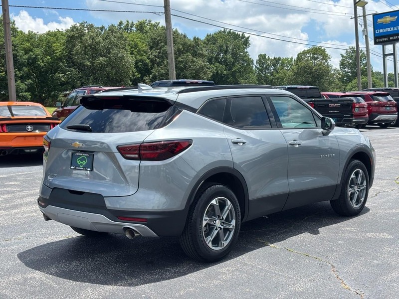 Chevrolet Blazer Vehicle Full-screen Gallery Image 5