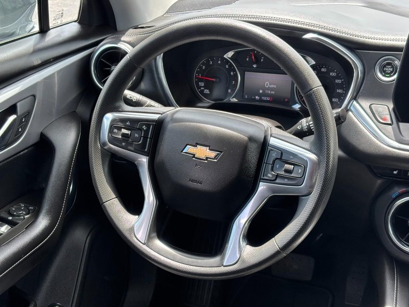 Chevrolet Blazer Vehicle Full-screen Gallery Image 12