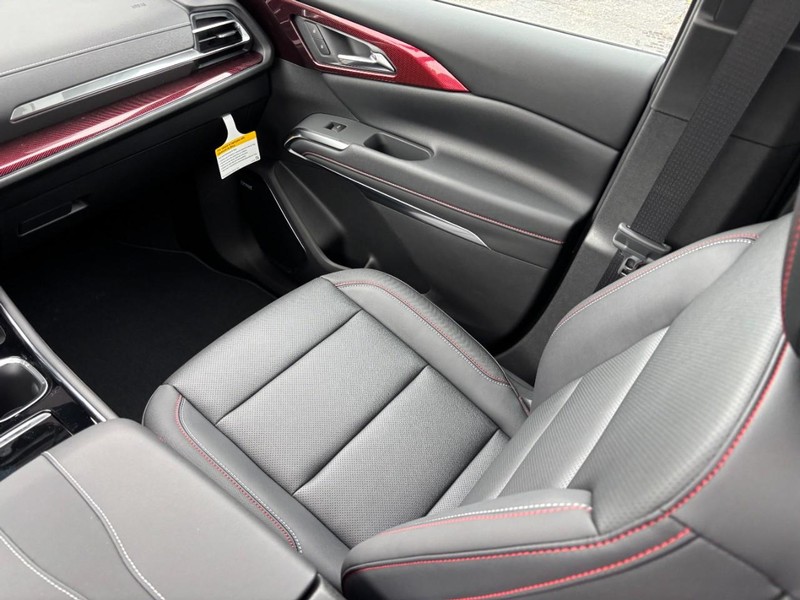Chevrolet Traverse Vehicle Full-screen Gallery Image 10