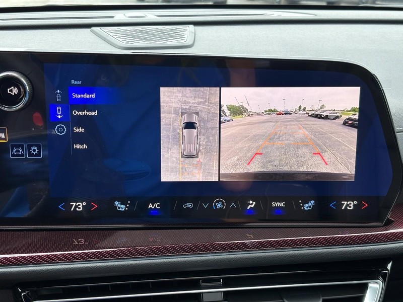 Chevrolet Traverse Vehicle Full-screen Gallery Image 18