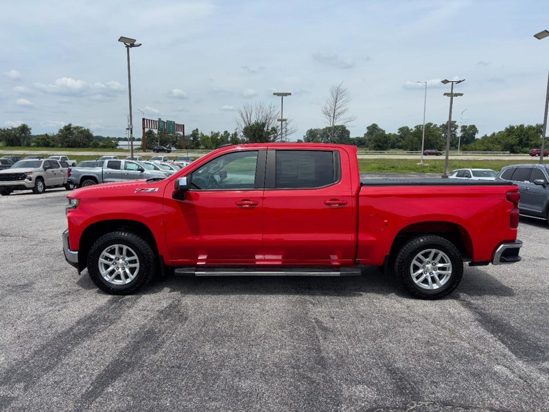Chevrolet Silverado 1500 Vehicle Full-screen Gallery Image 2