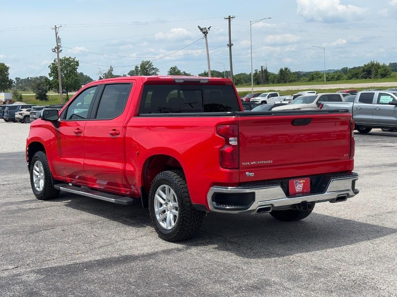 Chevrolet Silverado 1500 Vehicle Full-screen Gallery Image 3