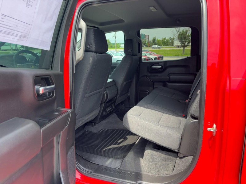 Chevrolet Silverado 1500 Vehicle Full-screen Gallery Image 10