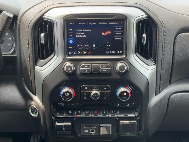 Chevrolet Silverado 1500 Vehicle Full-screen Gallery Image 13
