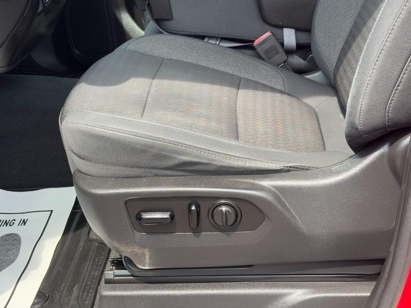 Chevrolet Silverado 1500 Vehicle Full-screen Gallery Image 15