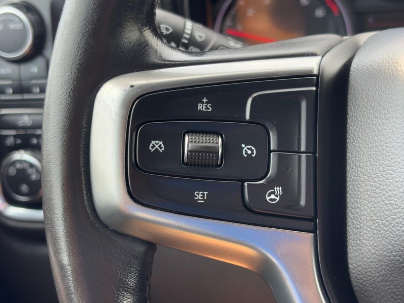 Chevrolet Silverado 1500 Vehicle Full-screen Gallery Image 17