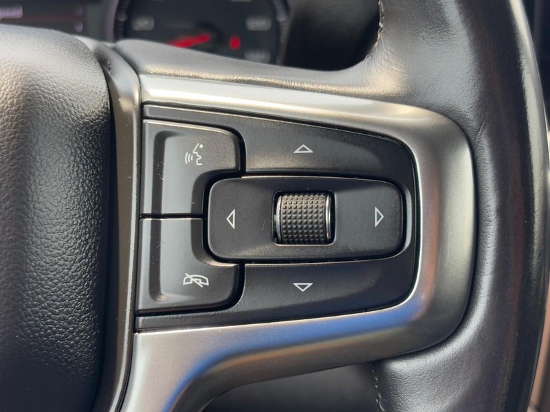 Chevrolet Silverado 1500 Vehicle Full-screen Gallery Image 18
