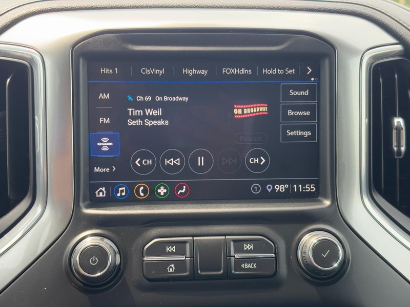 Chevrolet Silverado 1500 Vehicle Full-screen Gallery Image 20