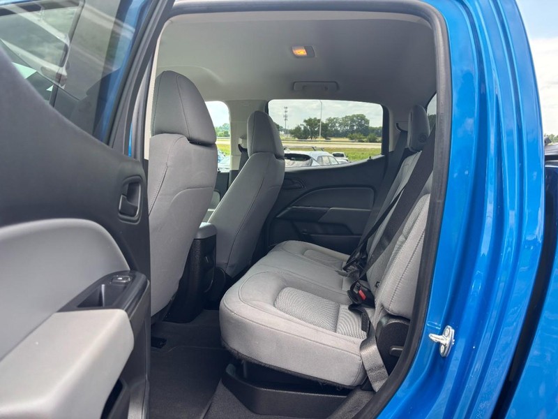 Chevrolet Colorado Vehicle Full-screen Gallery Image 10