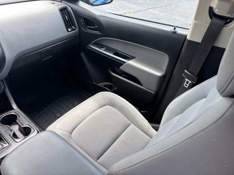 Chevrolet Colorado Vehicle Full-screen Gallery Image 14
