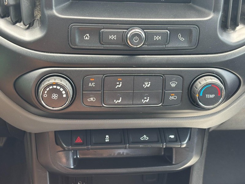 Chevrolet Colorado Vehicle Full-screen Gallery Image 22