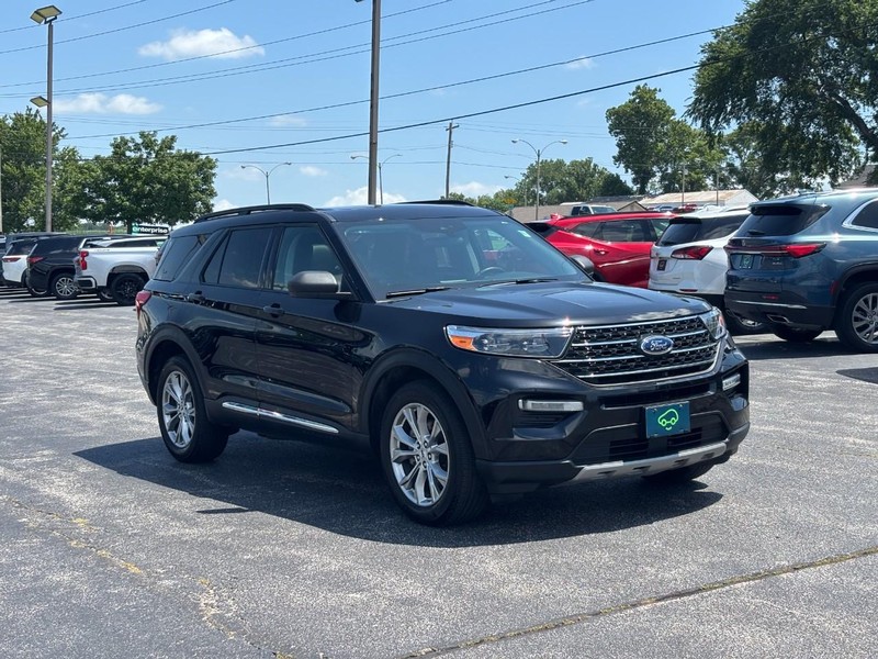 Ford Explorer Vehicle Full-screen Gallery Image 7