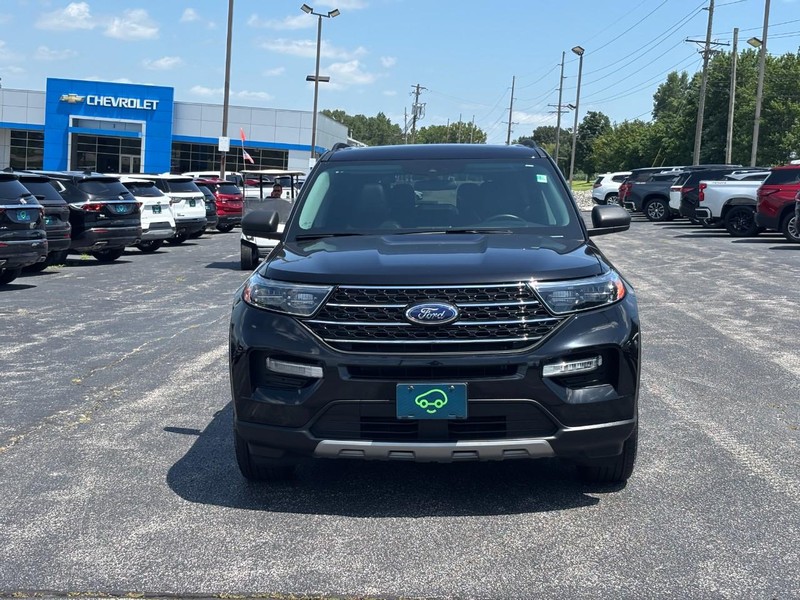 Ford Explorer Vehicle Full-screen Gallery Image 8