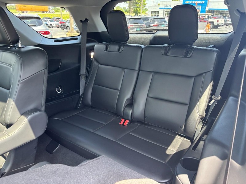 Ford Explorer Vehicle Full-screen Gallery Image 10