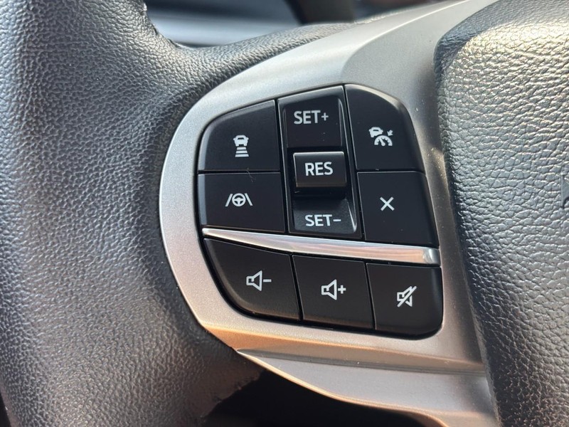 Ford Explorer Vehicle Full-screen Gallery Image 18