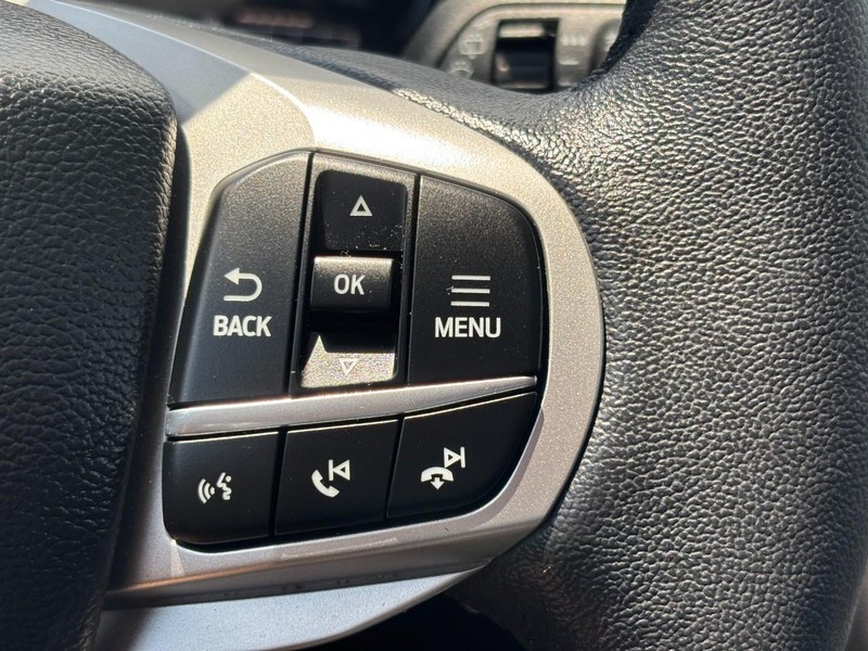 Ford Explorer Vehicle Full-screen Gallery Image 19