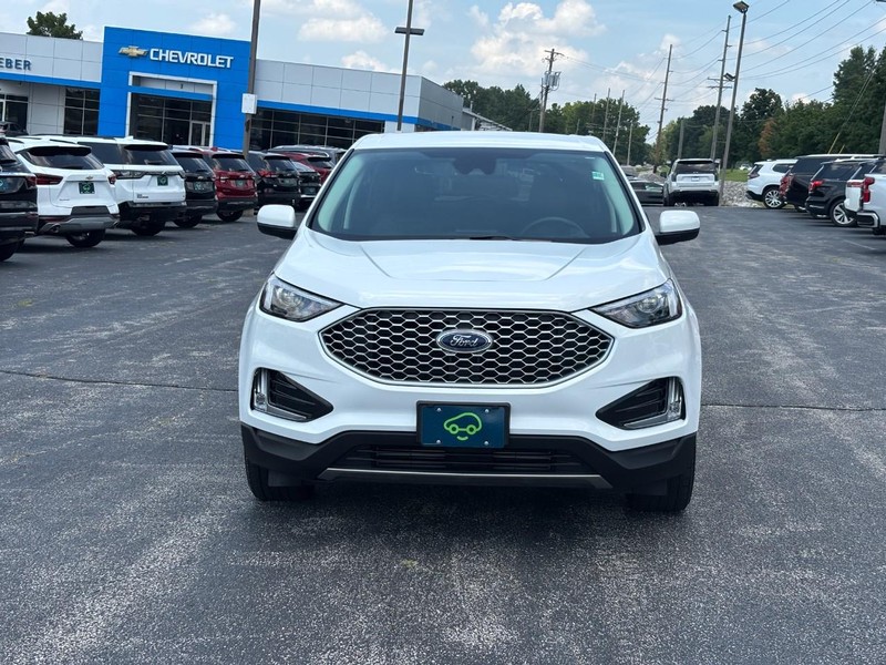 Ford Edge Vehicle Full-screen Gallery Image 8